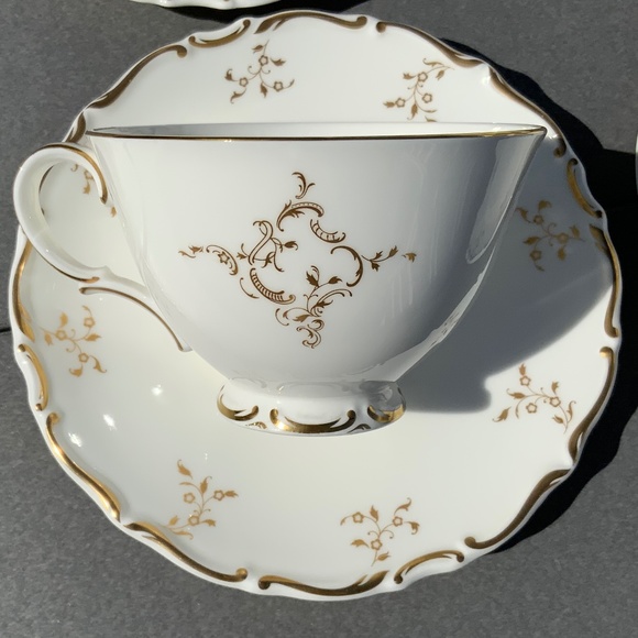 Vintage SET OF 3 Royal Doulton Monteigne Cup & Saucer Sets - EXCEPTIONAL! - Picture 4 of 7